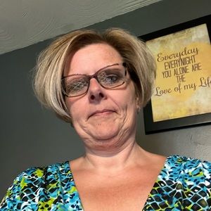 Meet your Posher, Dana